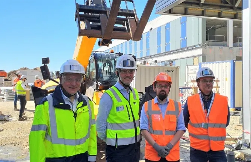 First ‘retrofit’ telehandler tested on a large-scale French construction site